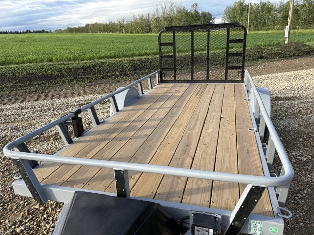 RawMaxx UTX Flatbed – 14′ x 77″ Utility Trailer