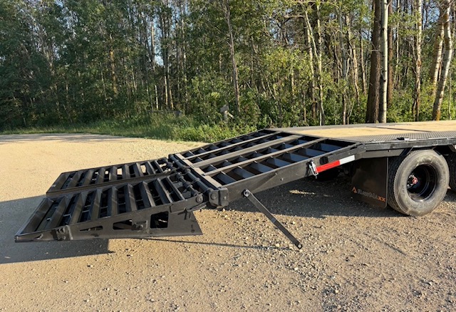 2026 RawMaxx Gooseneck Flatdeck – 30′ Equipment Trailer