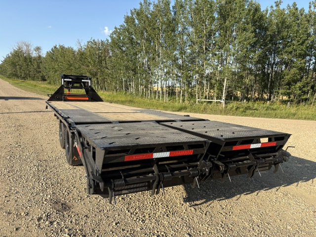 2026 RawMaxx Gooseneck Flatdeck – 30′ Equipment Trailer