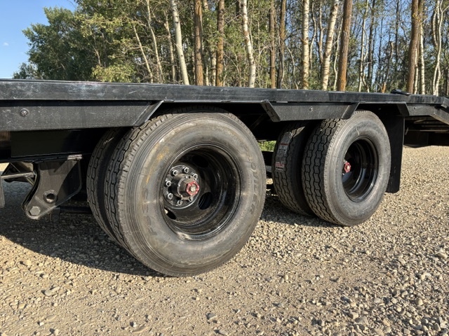 2026 RawMaxx Gooseneck Flatdeck – 30′ Equipment Trailer