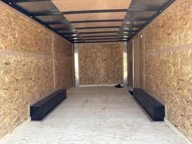 2027 Forest River Cargo King Lancer – 8.5×20′ Enclosed